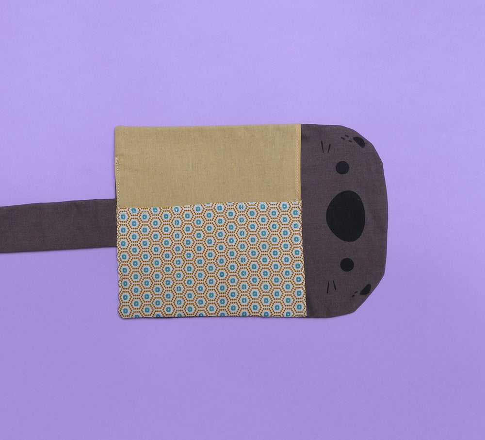 Trousse en forme de loutre. Super mignonne, idéale pour transporter ses fournitures de bureau !