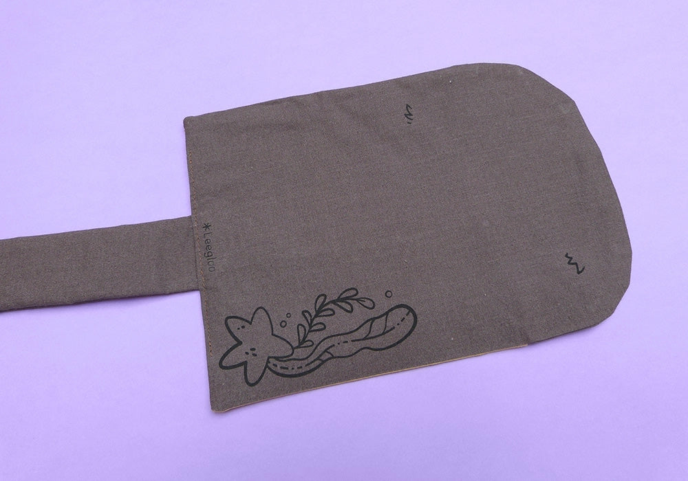 Trousse en forme de loutre. Super mignonne, idéale pour transporter ses fournitures de bureau !