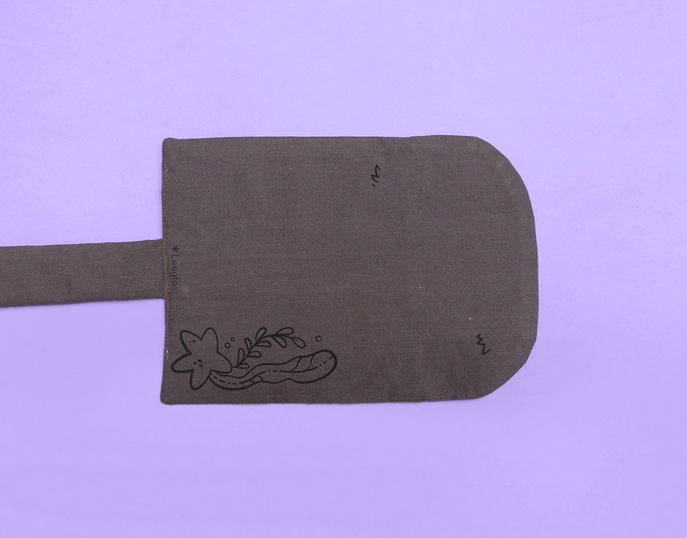 Trousse mignonne taille A6, petite taille, transportable partout et facilement pour emporter ses crayons préférés.