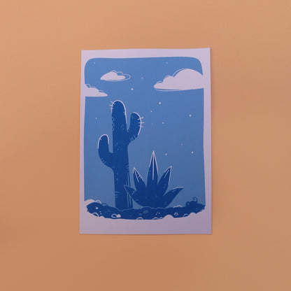 Carte d'un dans la nuit, avec un cactus, aloe vera et un lézard. Impression en sérigraphie artisanale.