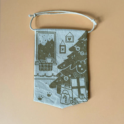 Green holiday decoration・Hanging banner