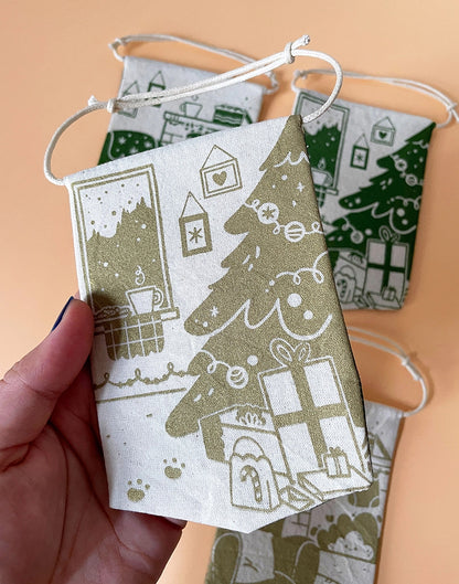 Green holiday decoration・Hanging banner