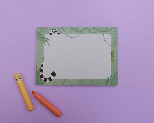 Lémurien à noter et petit caméléon, bloc note mignon à l'ambiance jungle. En papier recyclé imprimé en Europe.