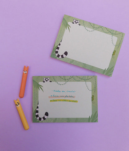 Lémurien à noter et petit caméléon, bloc notes mignon à l'ambiance jungle. En papier recyclé imprimé en Europe.