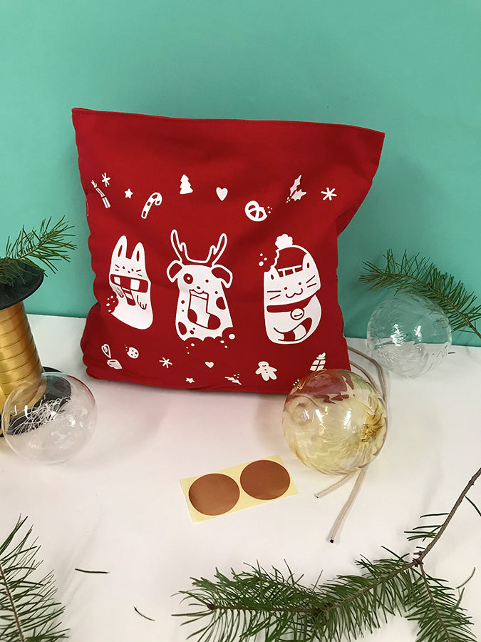 Pochette sérigraphiée artisanalement et entièrement faite à la main. Dessin animaux biscuits trop mignon.